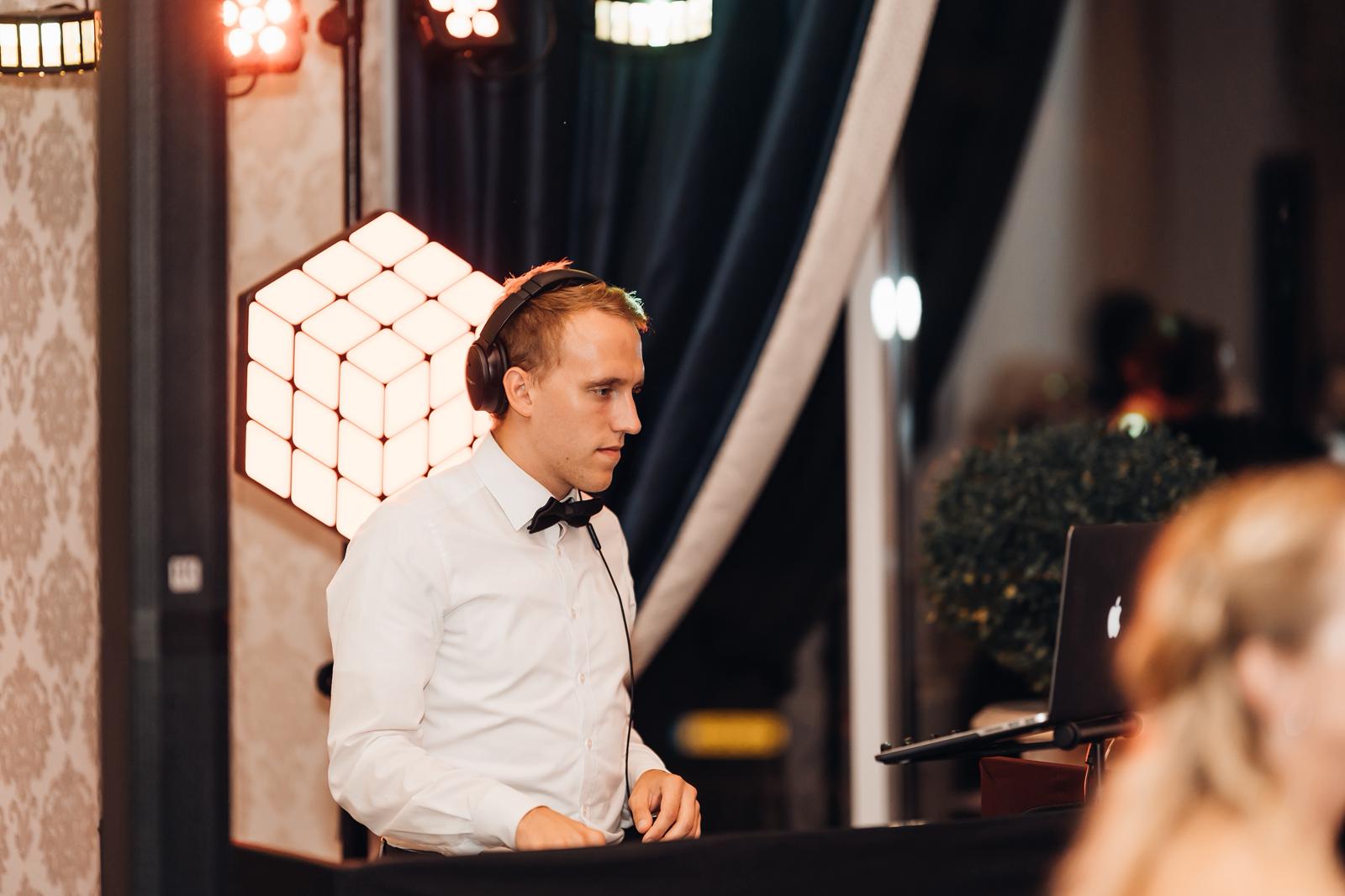 DJ Hendrix bei einer Veranstaltung